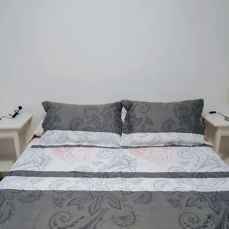 De Amelia Apartment